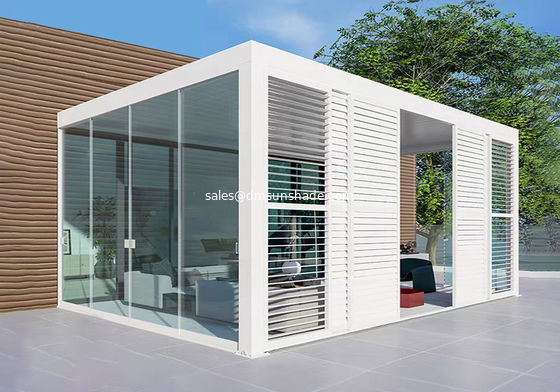 Rèm kéo khóa chống gió và Cửa kính cho Giàn Pergola điện ngoài trời có nan