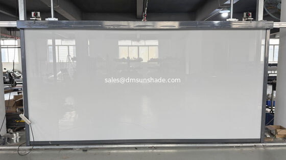 Rèm Zip Chống Gió Motor Hỗ Trợ Nâng Tay Cho Sân Vườn & Ban Công Rèm Cuốn